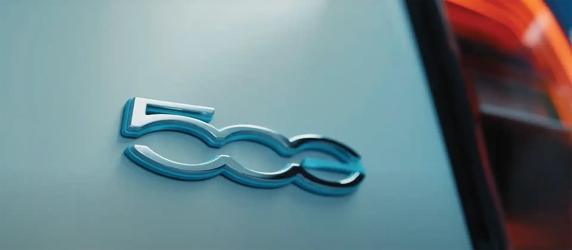 Visual elements enhancing the online TVC with dynamic images Page 7 for Fiat